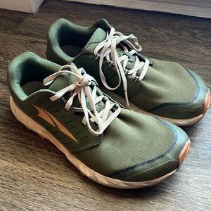 Altra superior 5 size 9